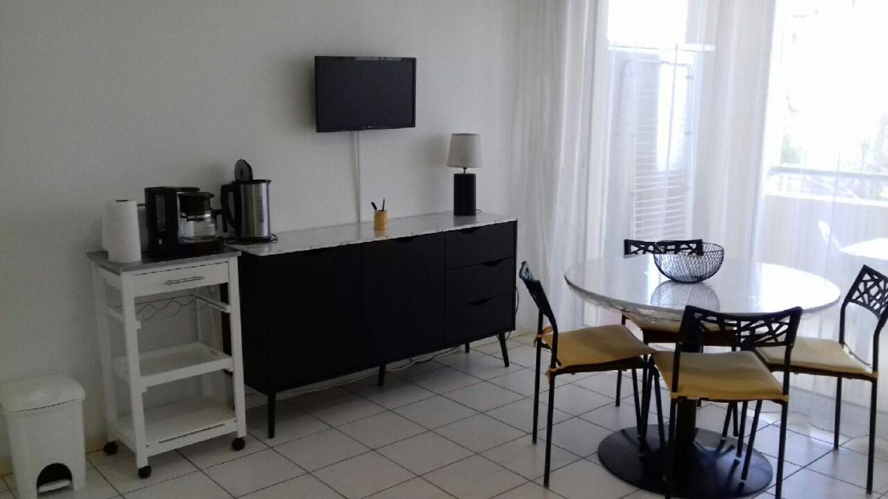 Apartment Ideal Couple 2 Enfants, Bien Situe, Calme *